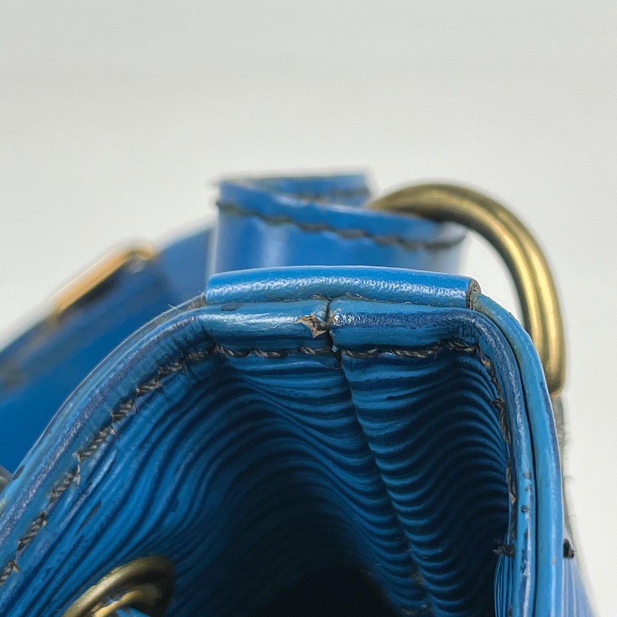 Louis Vuitton Noe Shoulder Bag Drawstring Epi Toledo Blue — view 8