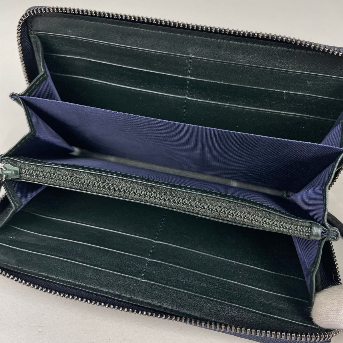 Gucci Micro Guccissima Wallet Round Zip Signature Patent Patent Leather Green — view 6