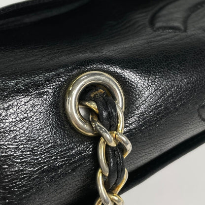 Chanel Shoulder Bag CC Logo Quilted Leather Black — view 4