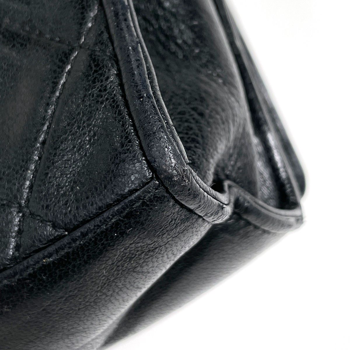 Chanel Shoulder Bag CC Logo Quilted Leather Black — view 3
