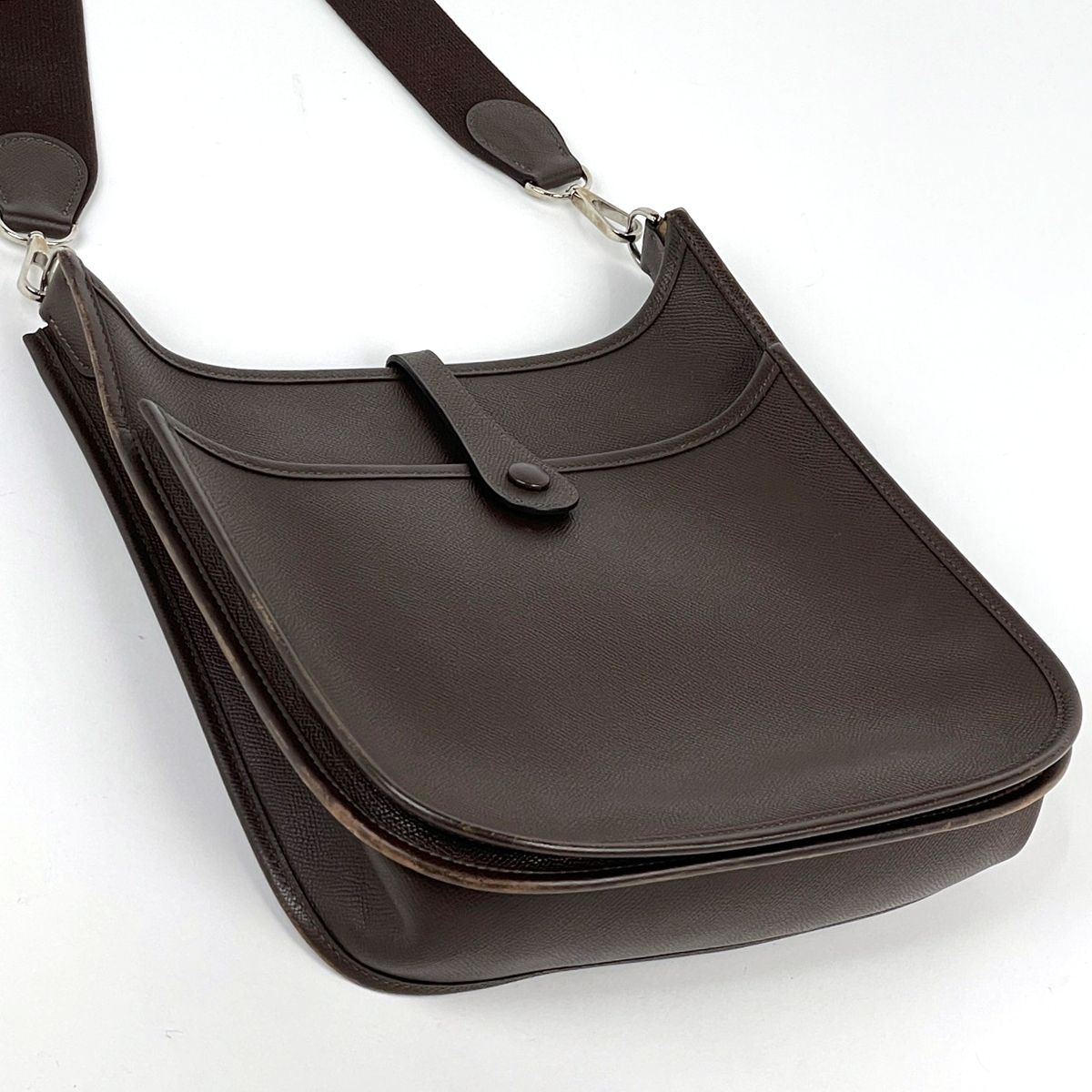 Hermes Evelyne 2 Shoulder Bag PM Veau Epsom Chocolate — view 2