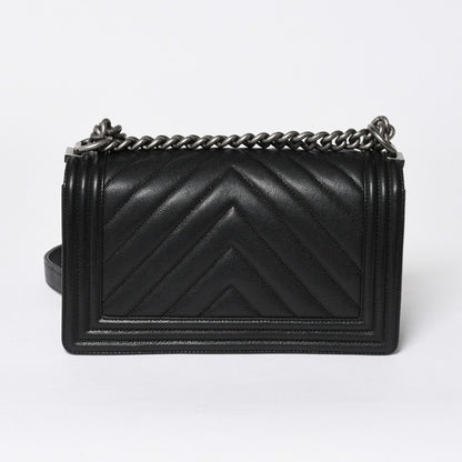 Chanel Boy Chain Shoulder Bag Chevron V-stitch CC Logo Black — view 2