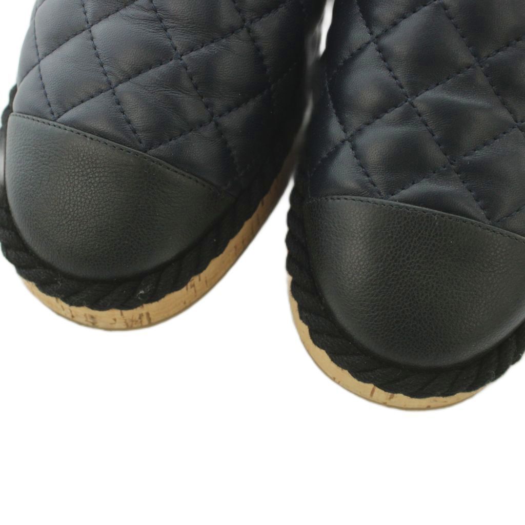 Chanel 21P CC Logo Chain Sandals Leather Black — view 3