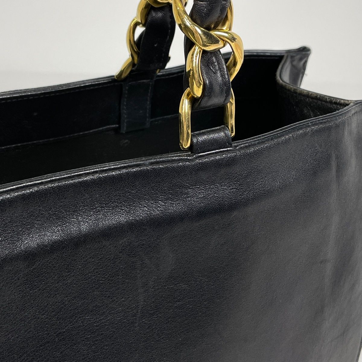 Chanel Tote Bag CC Logo Leather Black — view 6