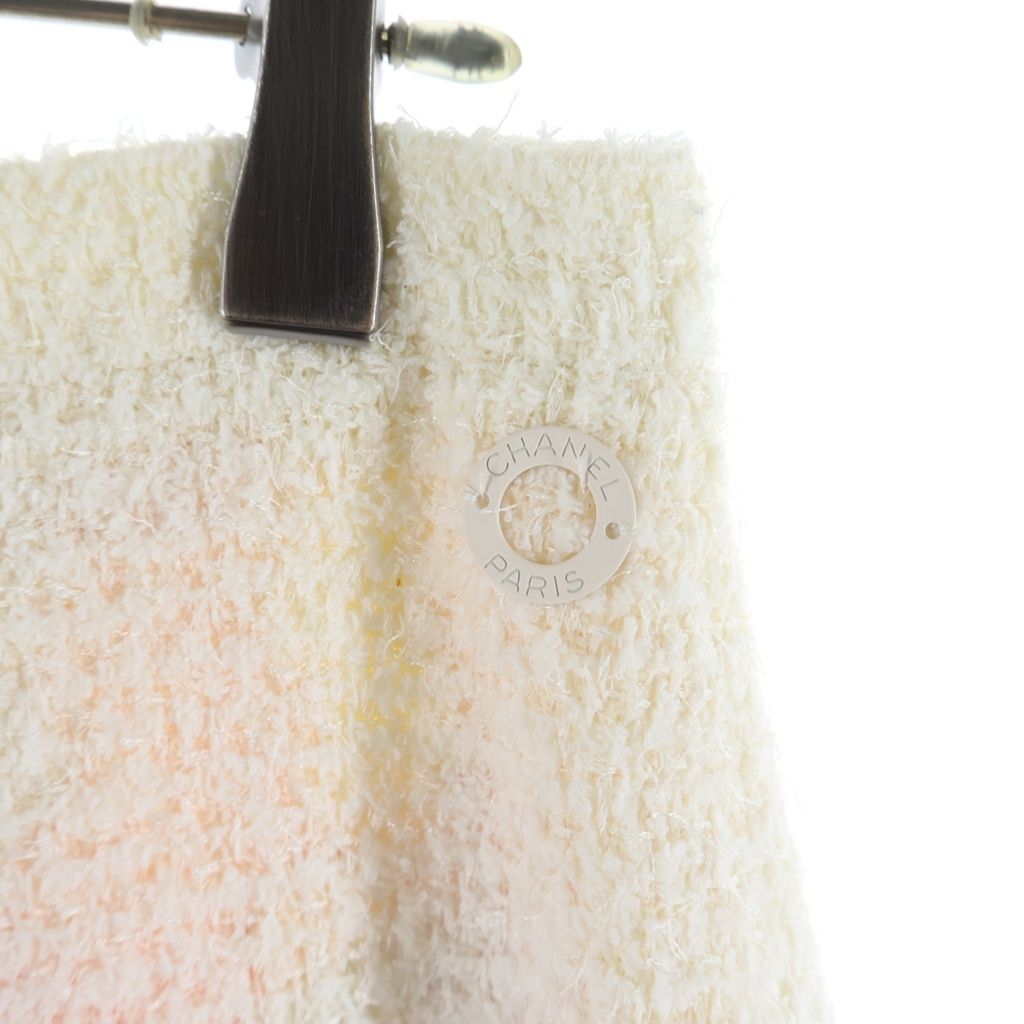 Chanel Silk Lining Boucles Tweed Skirt White — view 5