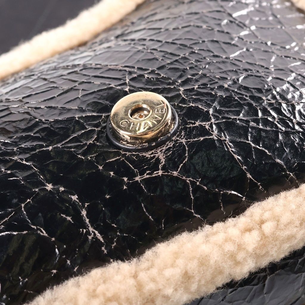 Chanel CC Mania CC Logo Patent Leather Shearling Chain Shoulder Bag Gold Black — view 7