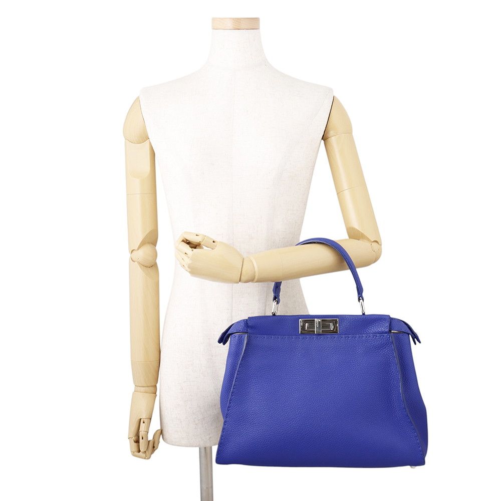 Fendi Peekaboo Selleria Regular Leather 2-Way Shoulder Bag — view 4