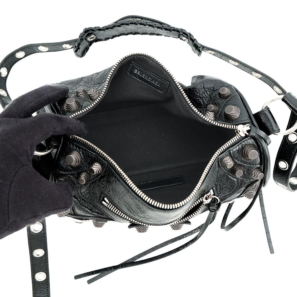 Balenciaga Shoulder Bag le Cagole Cylinder Leather Black — view 5