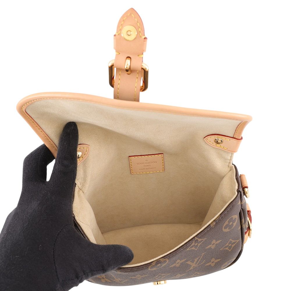 Louis Vuitton Shoulder Bag Monogram Saumur BB — view 5