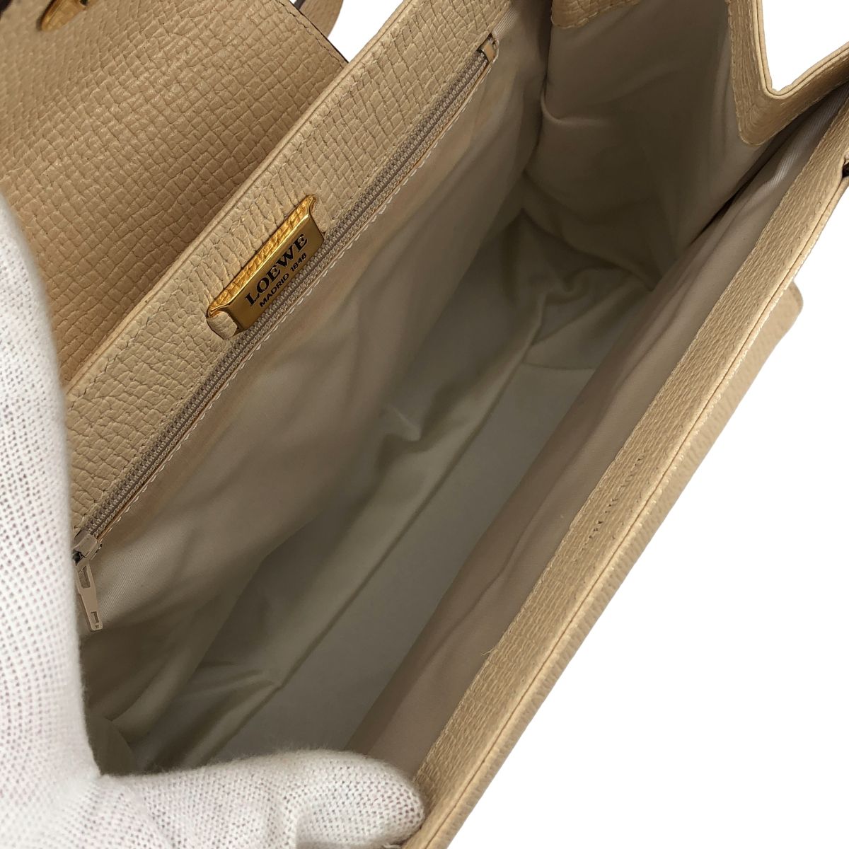 Loewe Barcelona Leather Handbag Ivory — view 3