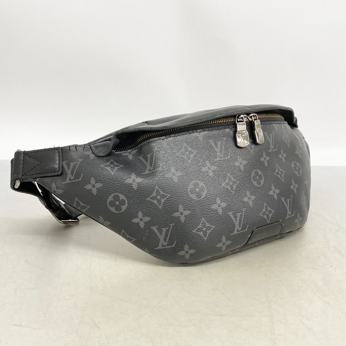 Louis Vuitton Belt Bag Monogram Eclipse Discovery Black — view 2