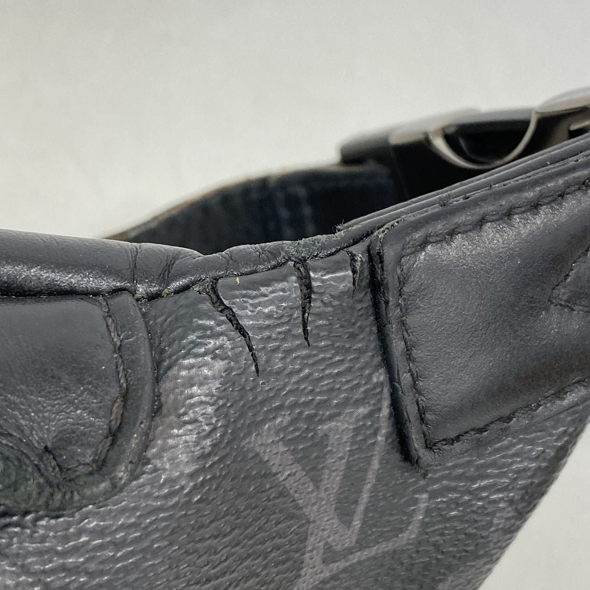 Louis Vuitton Belt Bag Monogram Eclipse Discovery Black — view 6