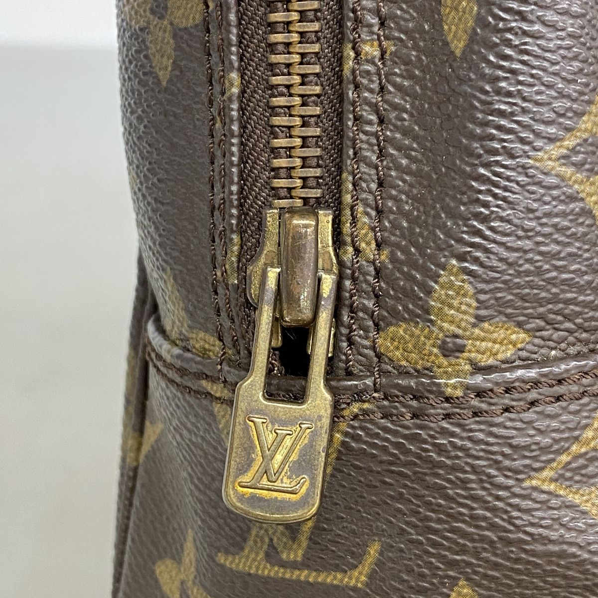 Louis Vuitton Pouch Monogram Trousse Toilet 28 Brown — view 8