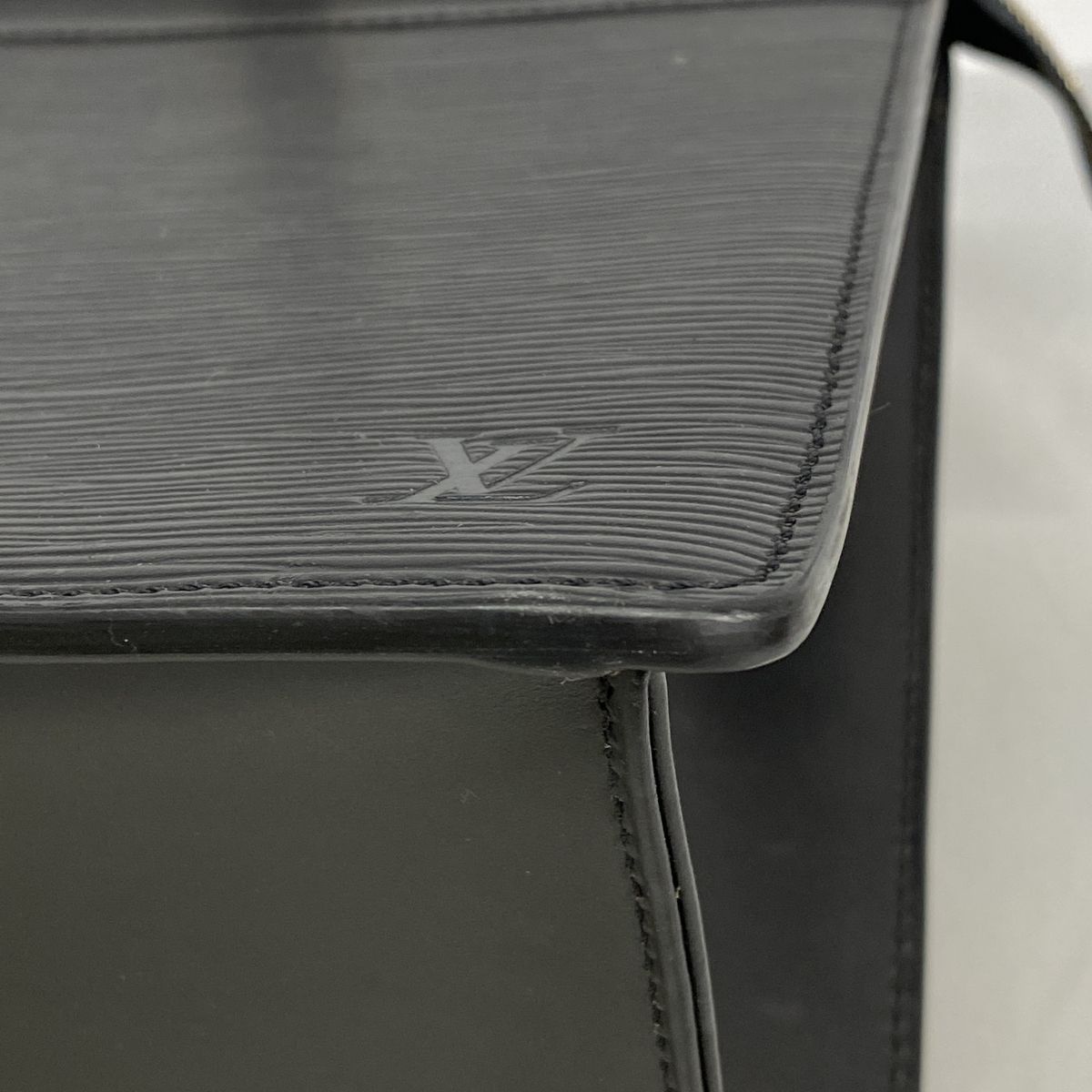 Louis Vuitton Handbag Epi Riviera Noir — view 6