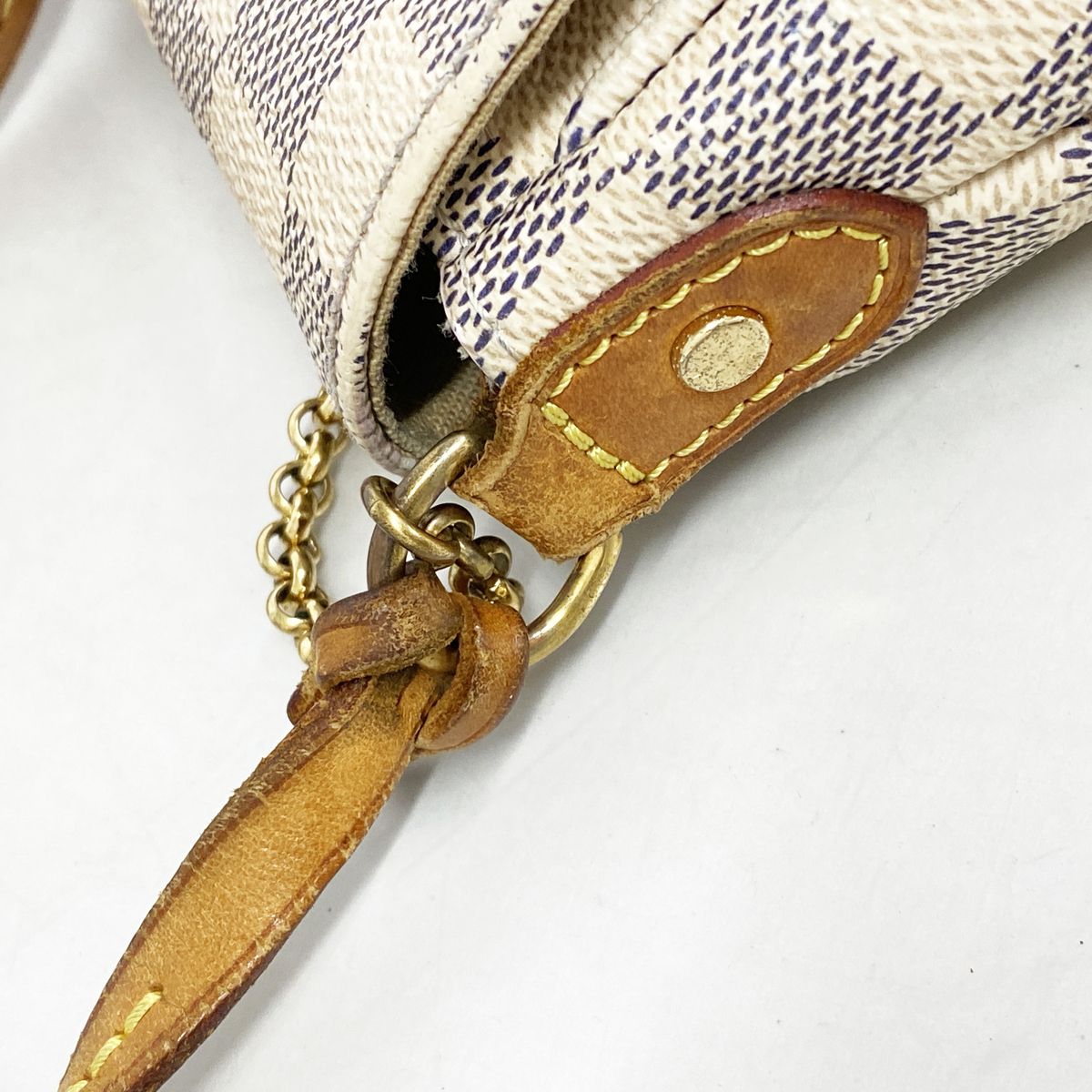 Louis Vuitton Handbag Damier Azur Favorite MM White 2-Way Bag — view 8