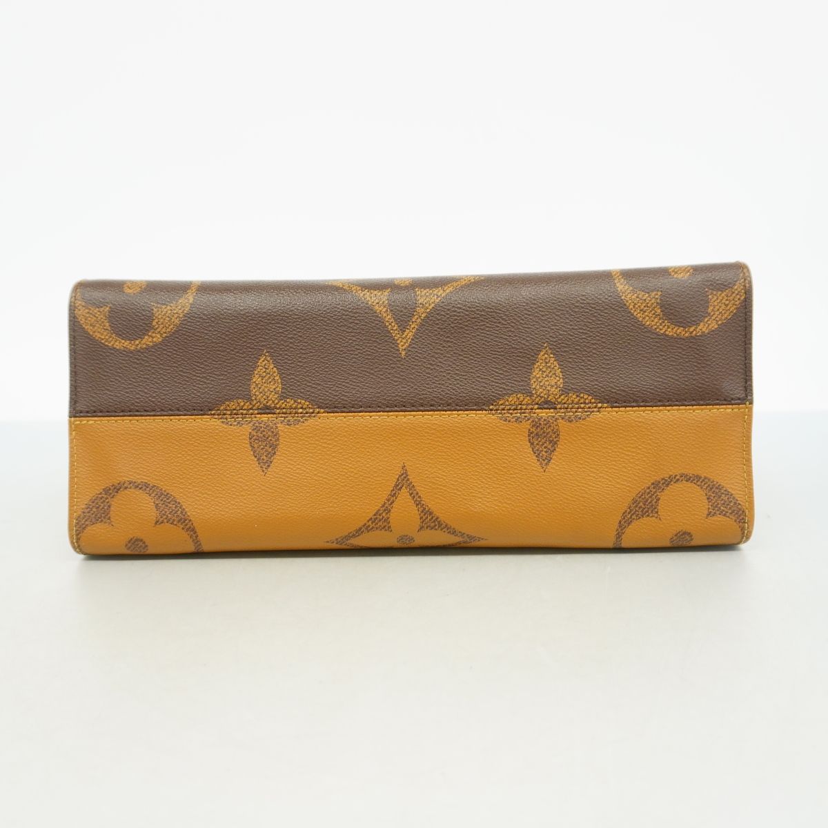 Louis Vuitton Tote Bag Monogram Giant Reverse On The Go MM Brown 2-Way — view 3
