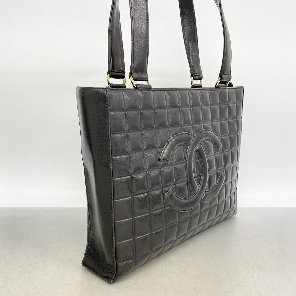 Chanel Tote Bag Choco Bar Lambskin Black Gold — view 2