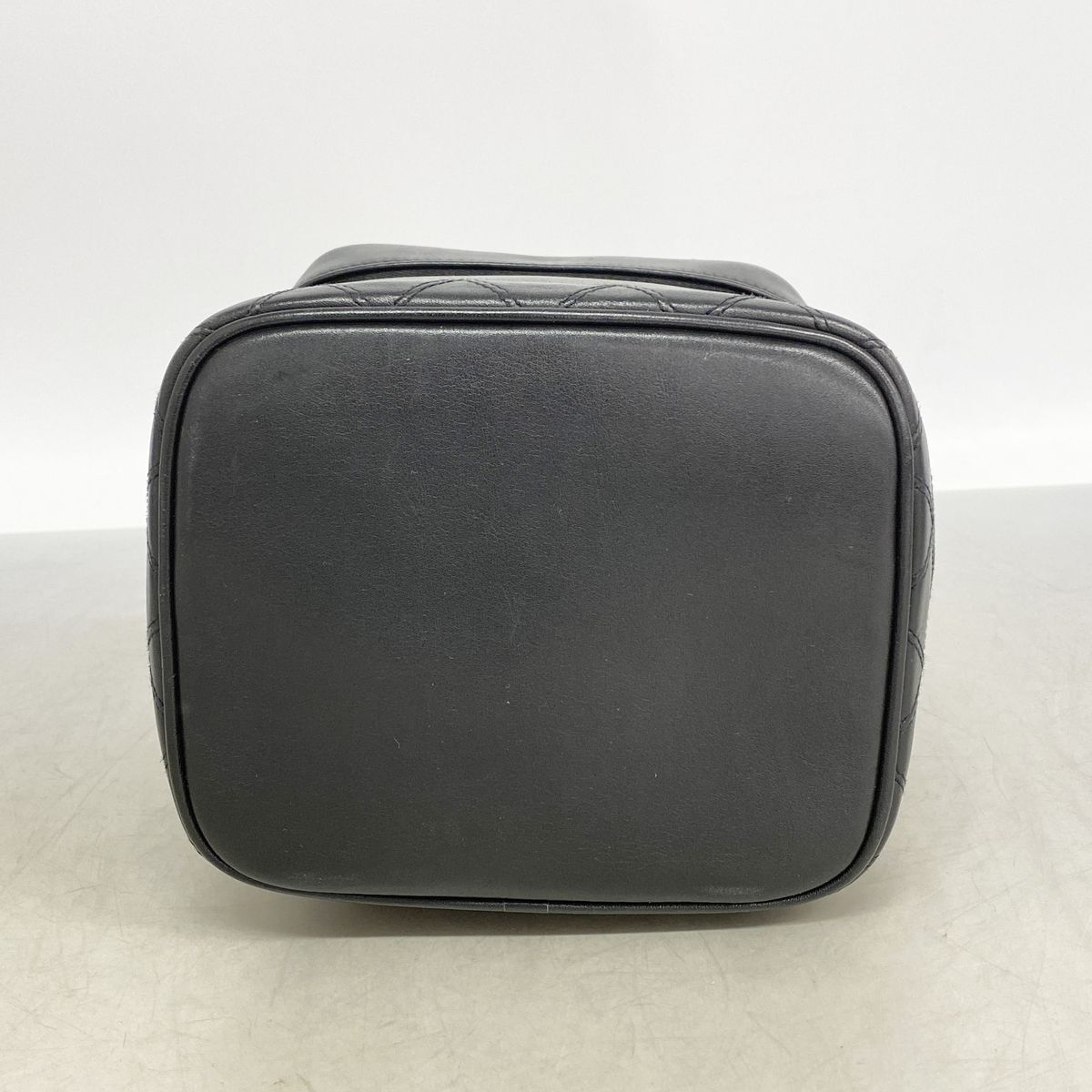 Chanel Vanity Bag Bicolor Lambskin Black Gold — view 3