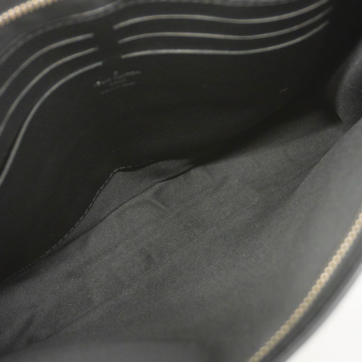 Louis Vuitton Clutch Monogram Eclipse Pochette Voyage MM Black — view 4