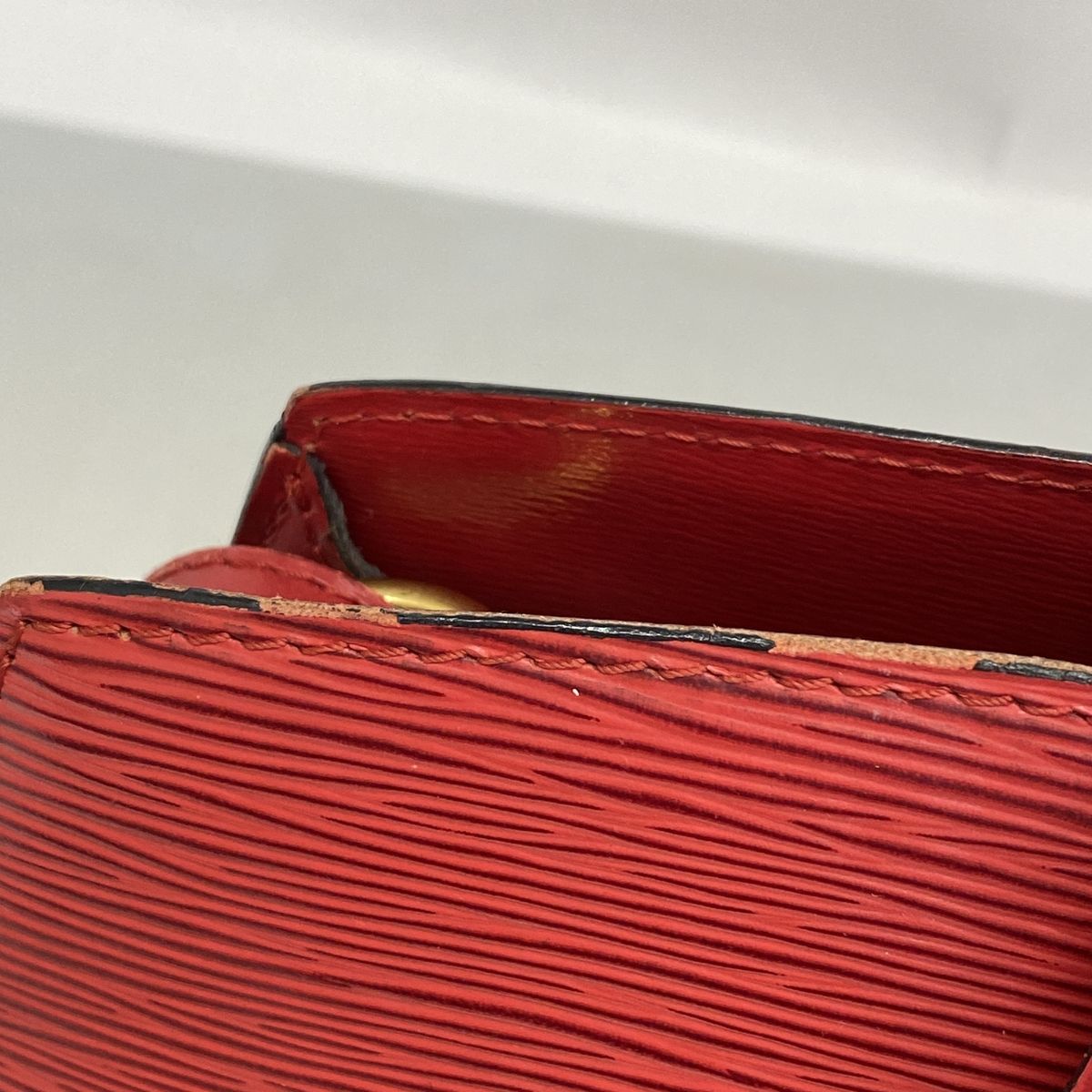 Louis Vuitton Shoulder Bag Epi Cluny Castilian — view 6