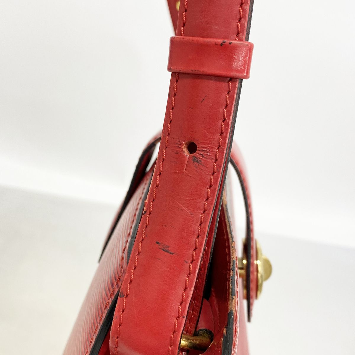 Louis Vuitton Shoulder Bag Epi Cluny Castilian — view 8