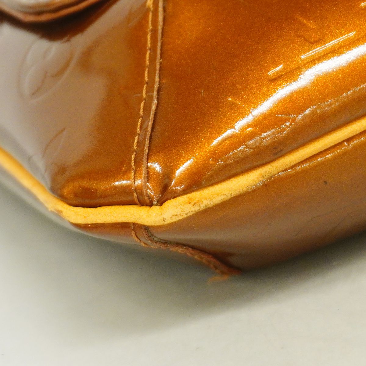 Louis Vuitton Shoulder Bag Vernis Thompson Street Blanc's — view 6