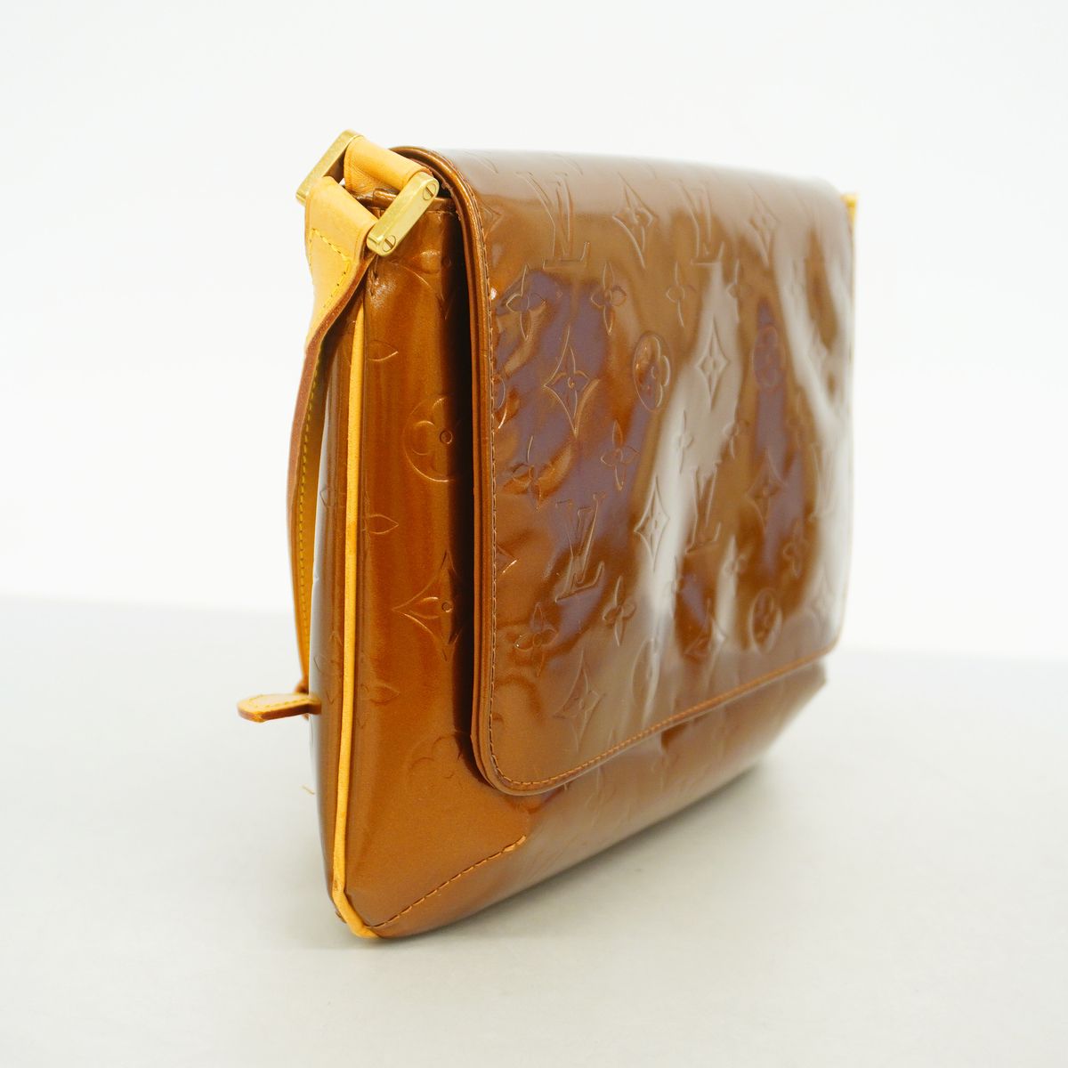 Louis Vuitton Shoulder Bag Vernis Thompson Street Blanc's — view 2