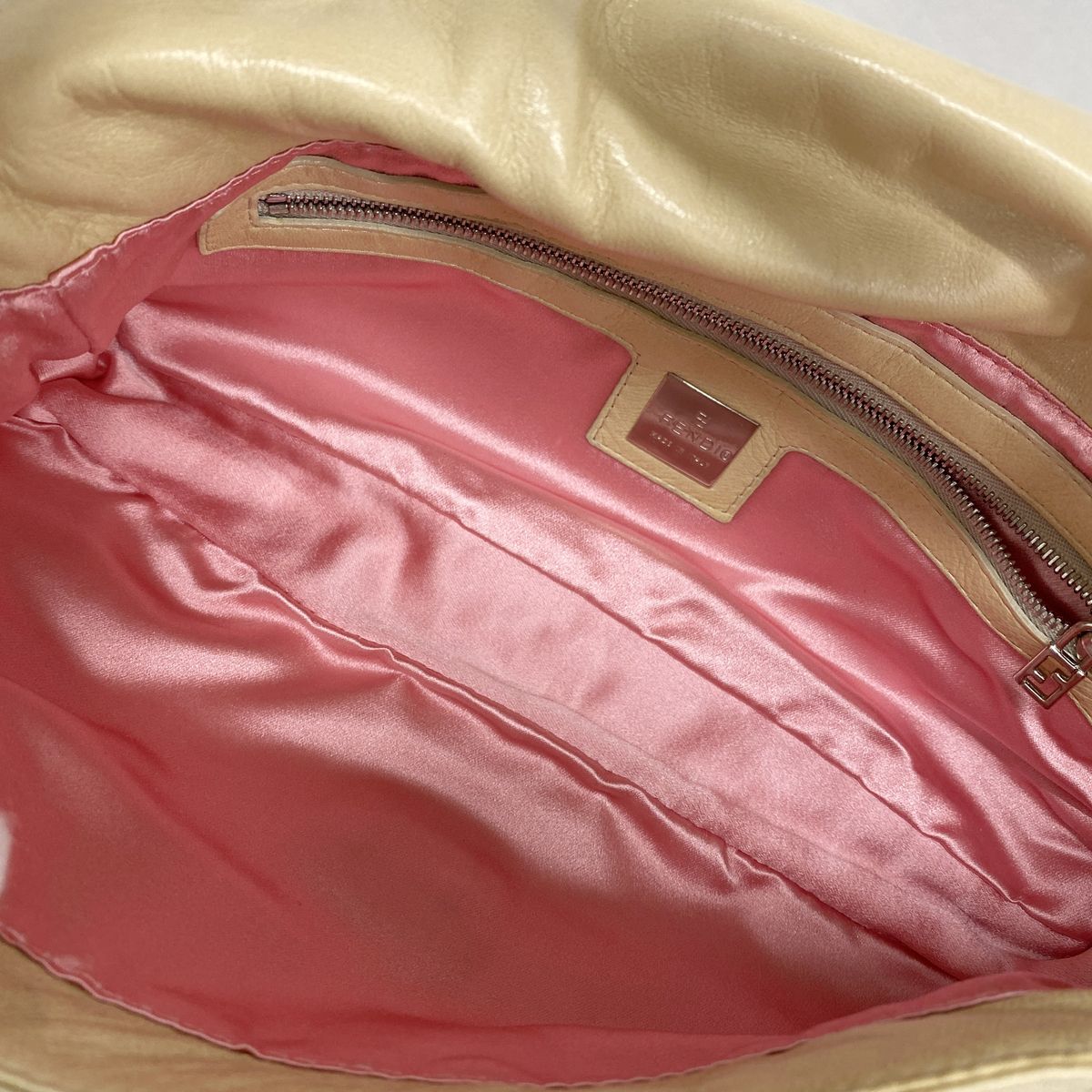 Fendi Handbag Mamma Bucket Leather Beige Silver — view 4