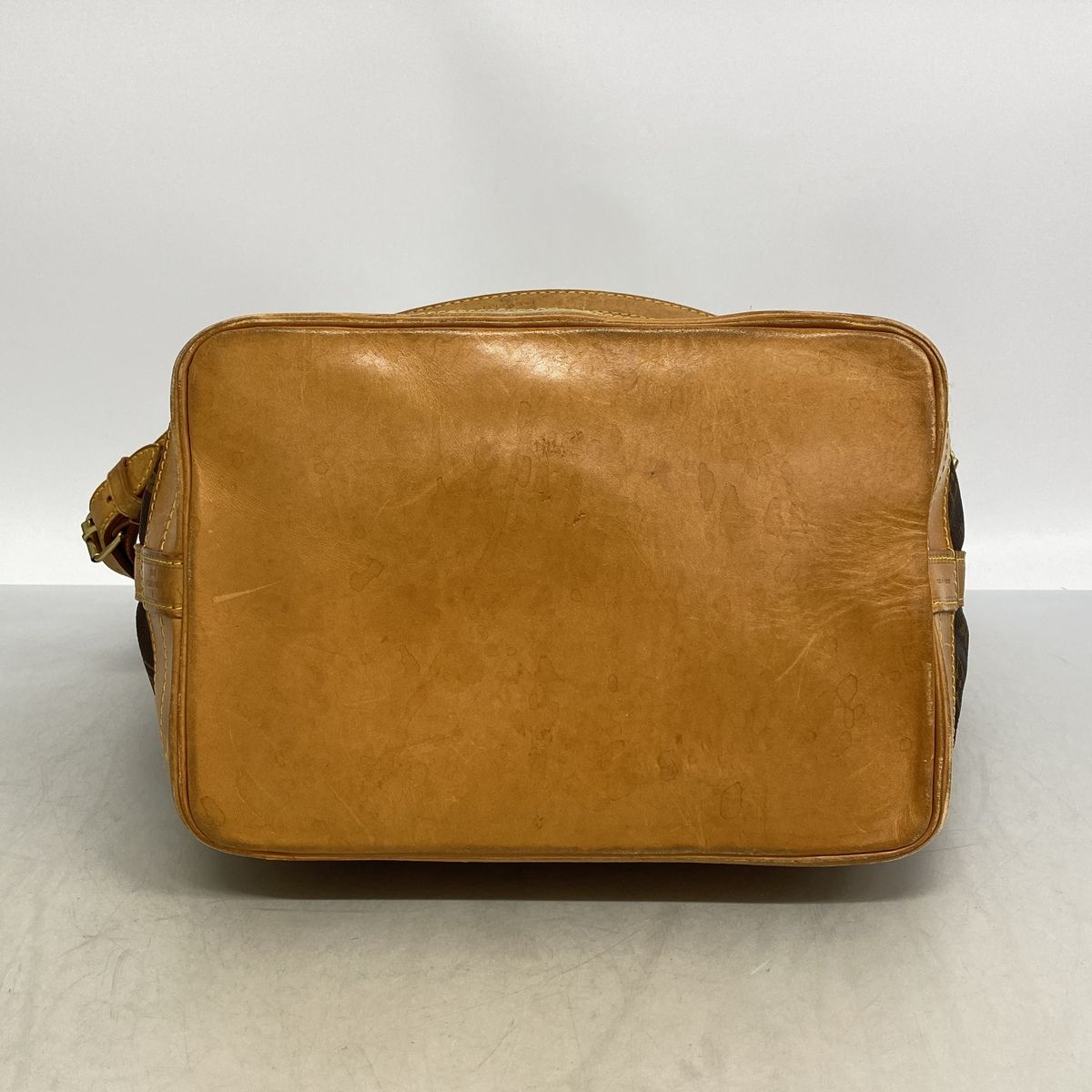 Louis Vuitton Shoulder Bag Monogram Noe Brown — view 3