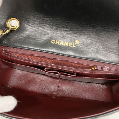Chanel Shoulder Bag Quilted Lambskin Black Gold — view 4
