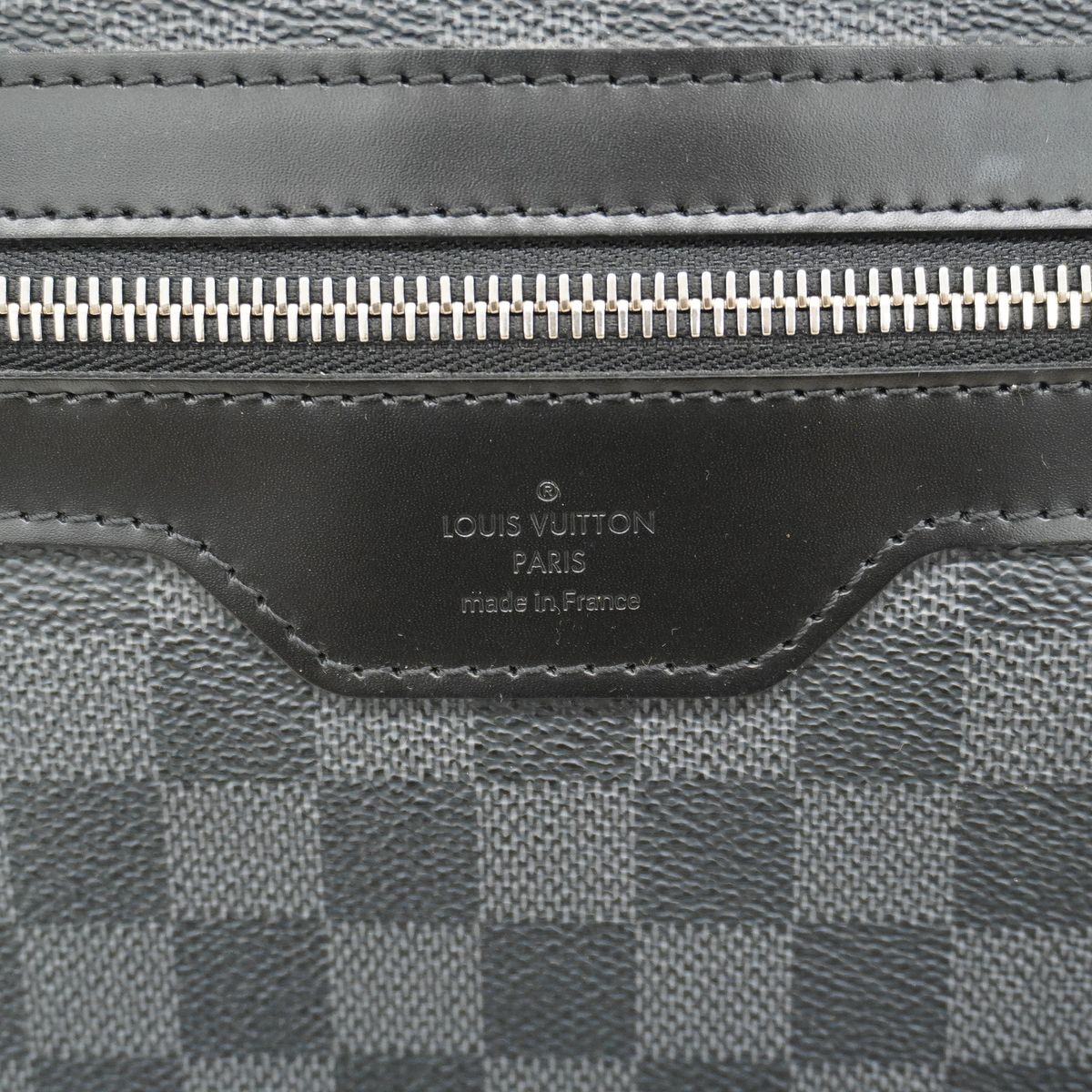 Louis Vuitton Shoulder Bag Damier Graphite District GM Black Gray — view 5