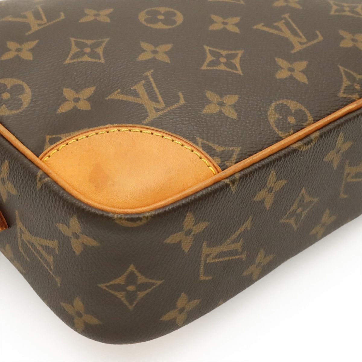 Louis Vuitton Monogram Trocadero 27 Shoulder Bag — view 3
