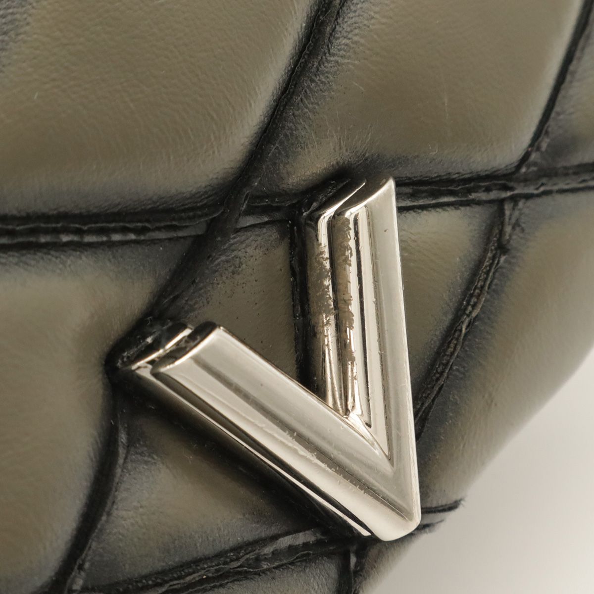 Louis Vuitton Maltage Chain Shoulder Bag Matelasse Pattern Leather Anthracite — view 5