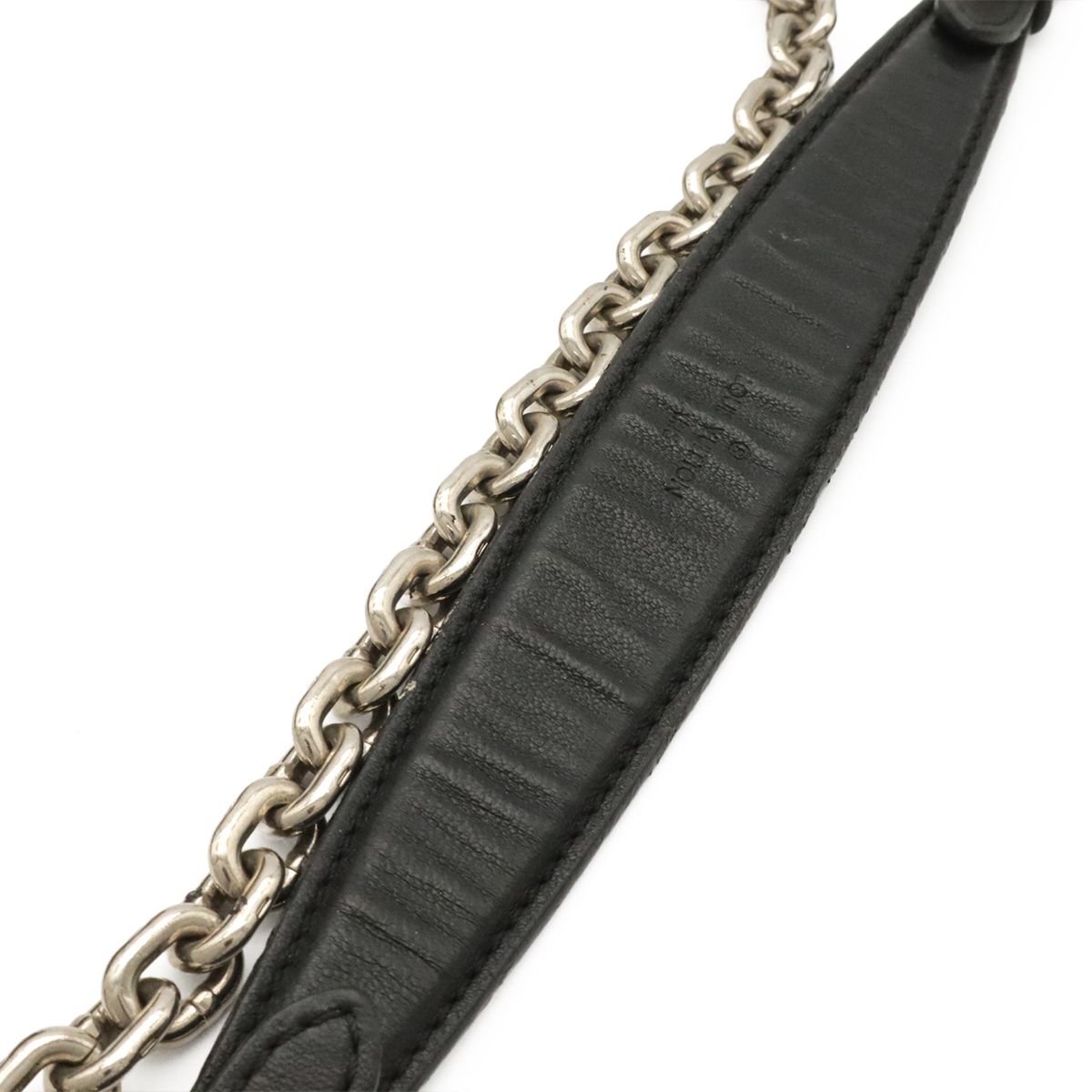 Louis Vuitton Maltage Chain Shoulder Bag Matelasse Pattern Leather Anthracite — view 4