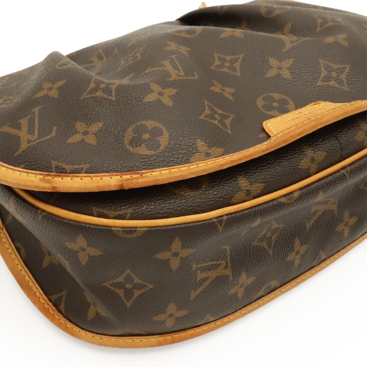 Louis Vuitton Monogram Menilmontan PM Shoulder Bag — view 3