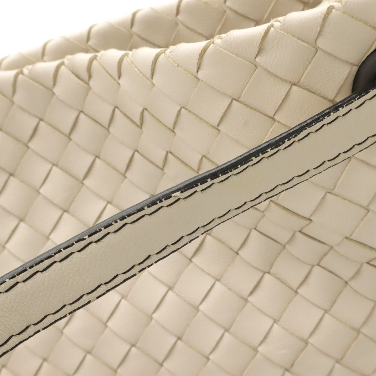 Bottega Veneta Intrecciato Garda Tote Shoulder Bag Leather Ivory — view 5