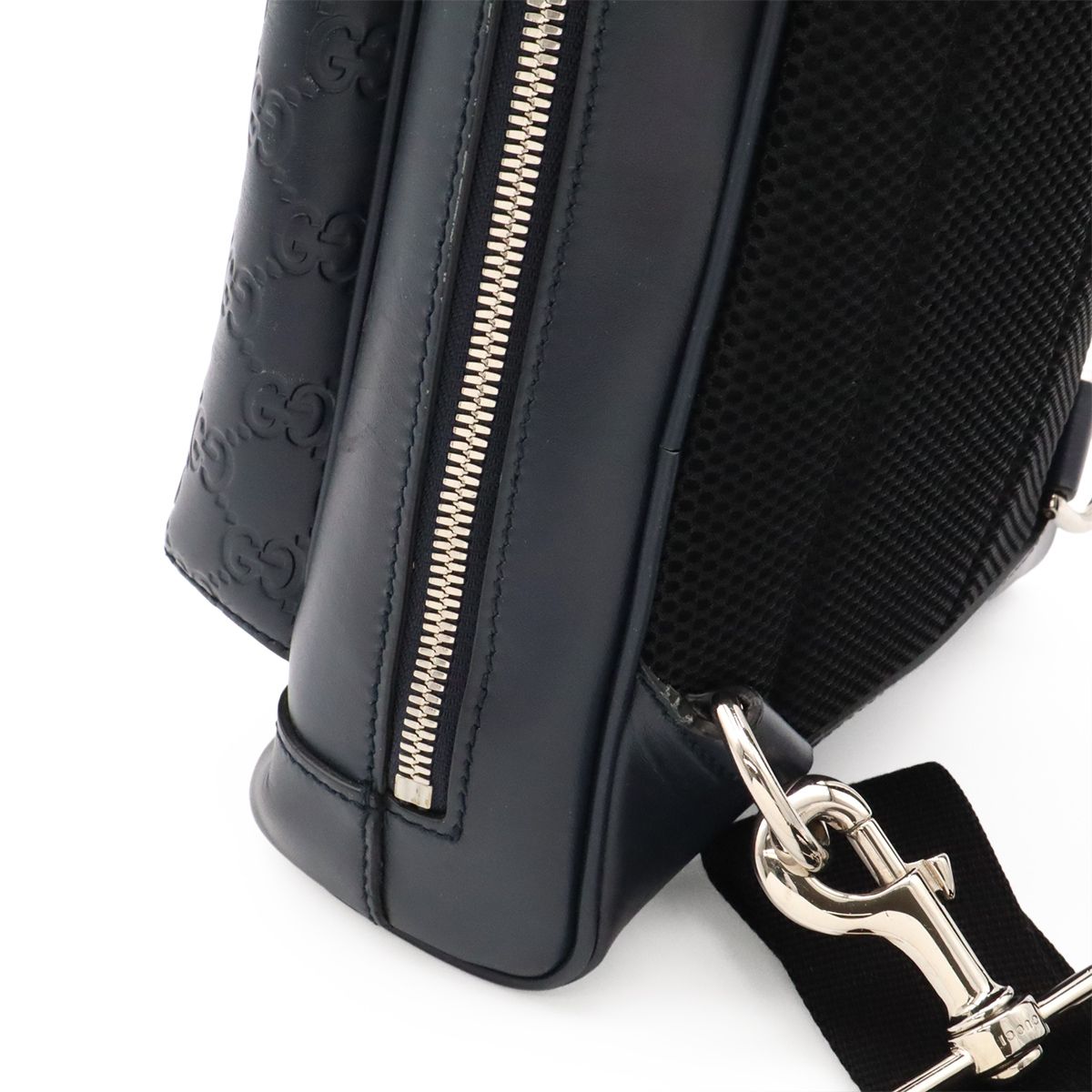 Gucci Guccissima Cross Belt Bag Crossbody Leather Navy Blue Silver — view 5