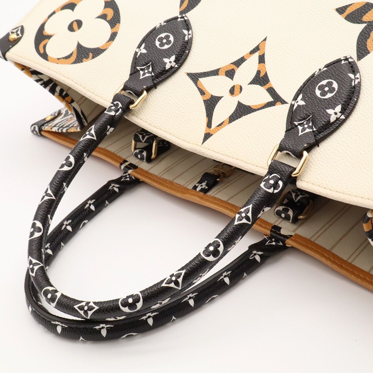 Louis Vuitton Monogram Jungle Giant On The Go GM Tote 2-Way Shoulder Bag Ivory — view 5