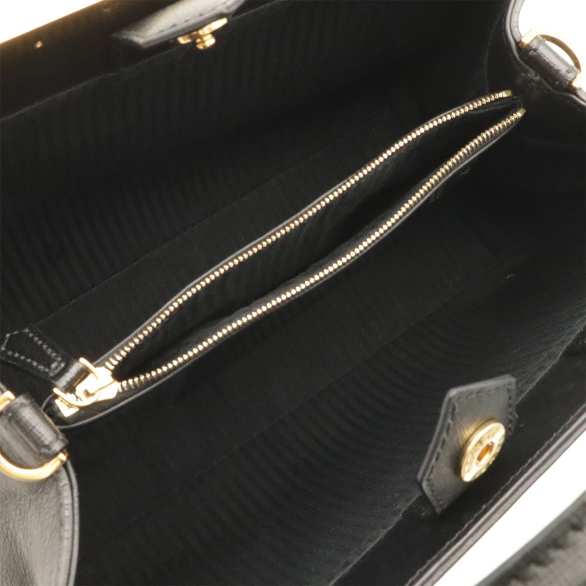 Fendi Petit Toujours Tote 2-Way Shoulder Bag Leather Black Gold — view 7