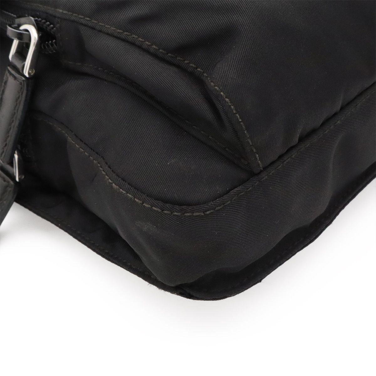 Prada Triangle Logo Shoulder Bag Pochette Crossbody Nylon Leather Nero Black — view 3