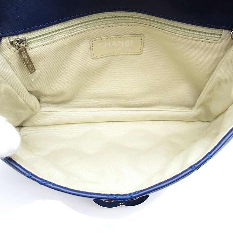 Chanel Hamptons Ultra Stitch 2-Way Chain Shoulder Calfskin Tote Bag Navy — view 7