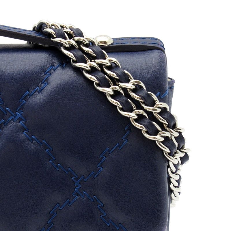 Chanel Hamptons Ultra Stitch 2-Way Chain Shoulder Calfskin Tote Bag Navy — view 2