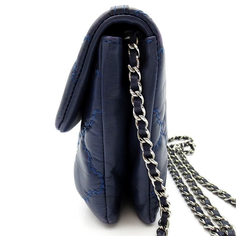 Chanel Hamptons Ultra Stitch 2-Way Chain Shoulder Calfskin Tote Bag Navy — view 3