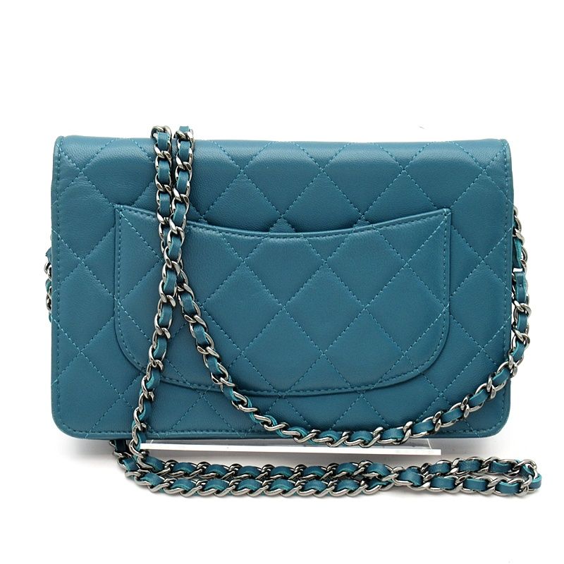 Chanel Quilted Chain Wallet Lambskin Shoulder Bag Green — view 3