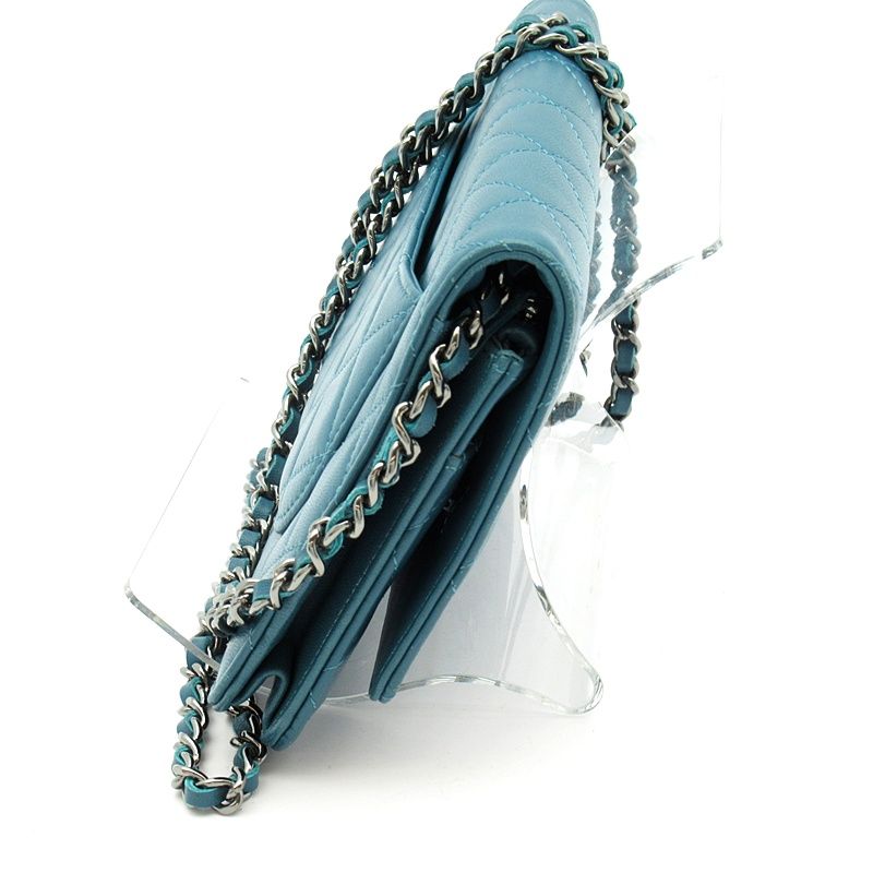 Chanel Quilted Chain Wallet Lambskin Shoulder Bag Green — view 4