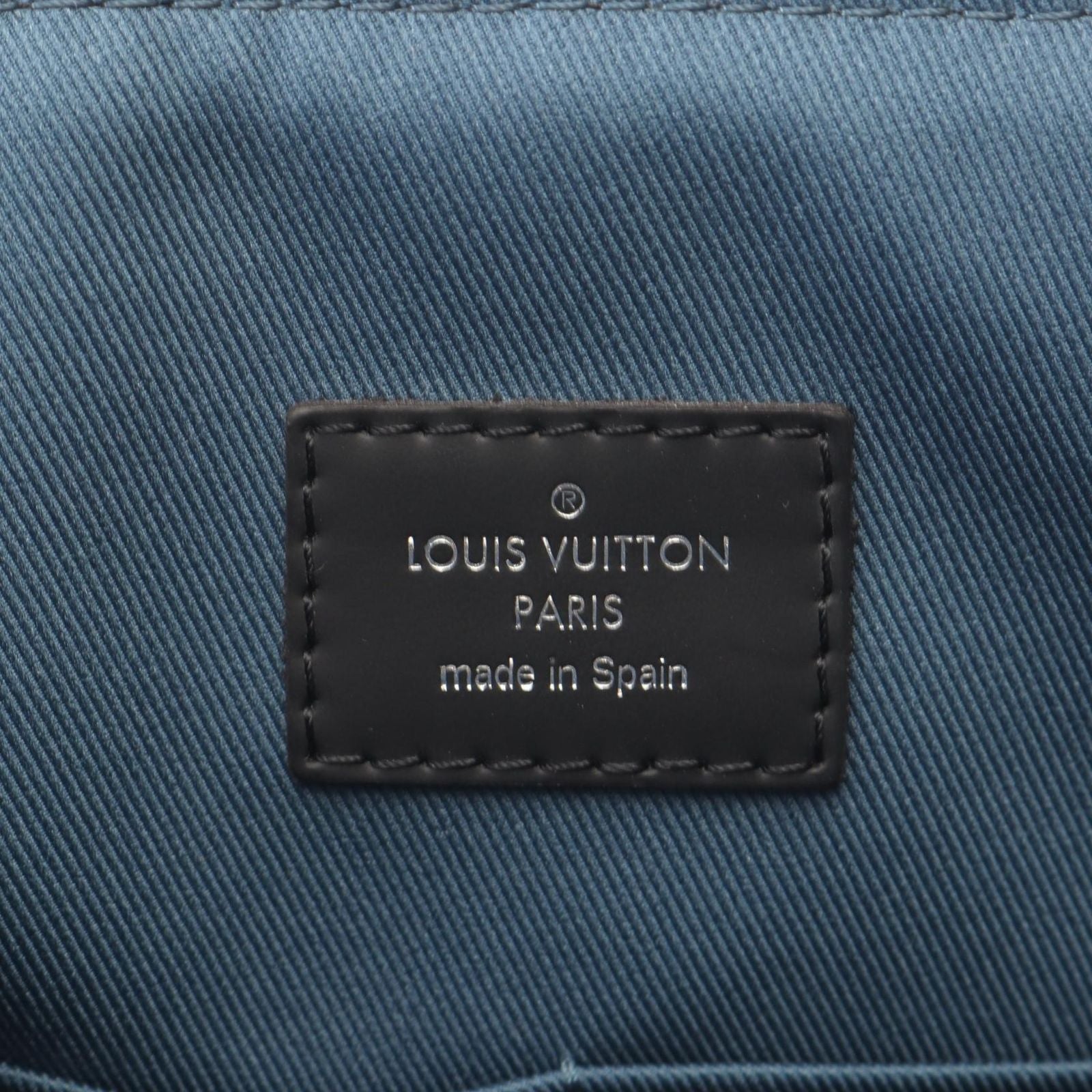 Louis Vuitton Shoulder Bag District MM Damier Graphite Leather — view 4