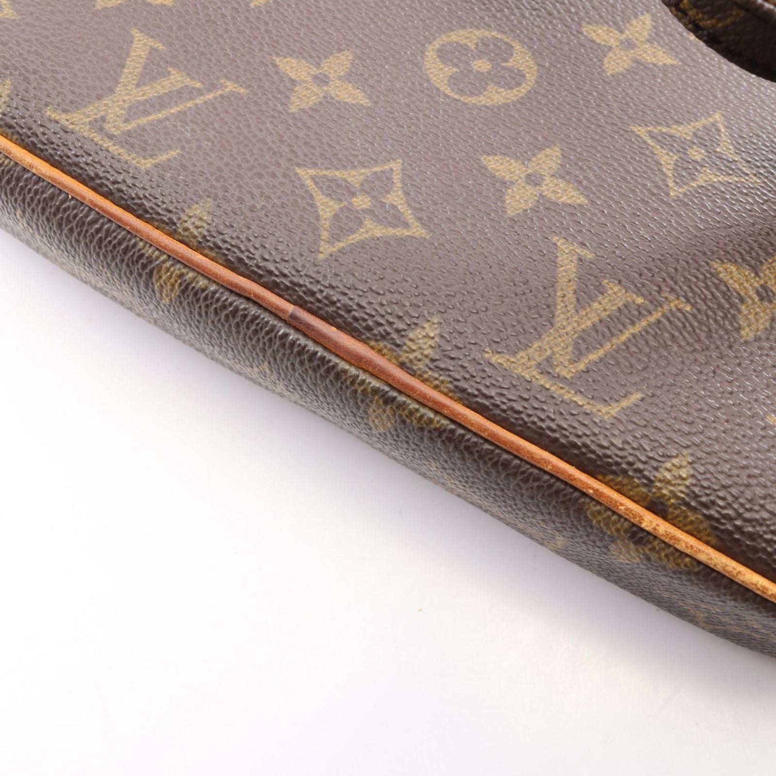 Louis Vuitton Shoulder Bag Marly Bandouliere Monogram Leather Pochette — view 8