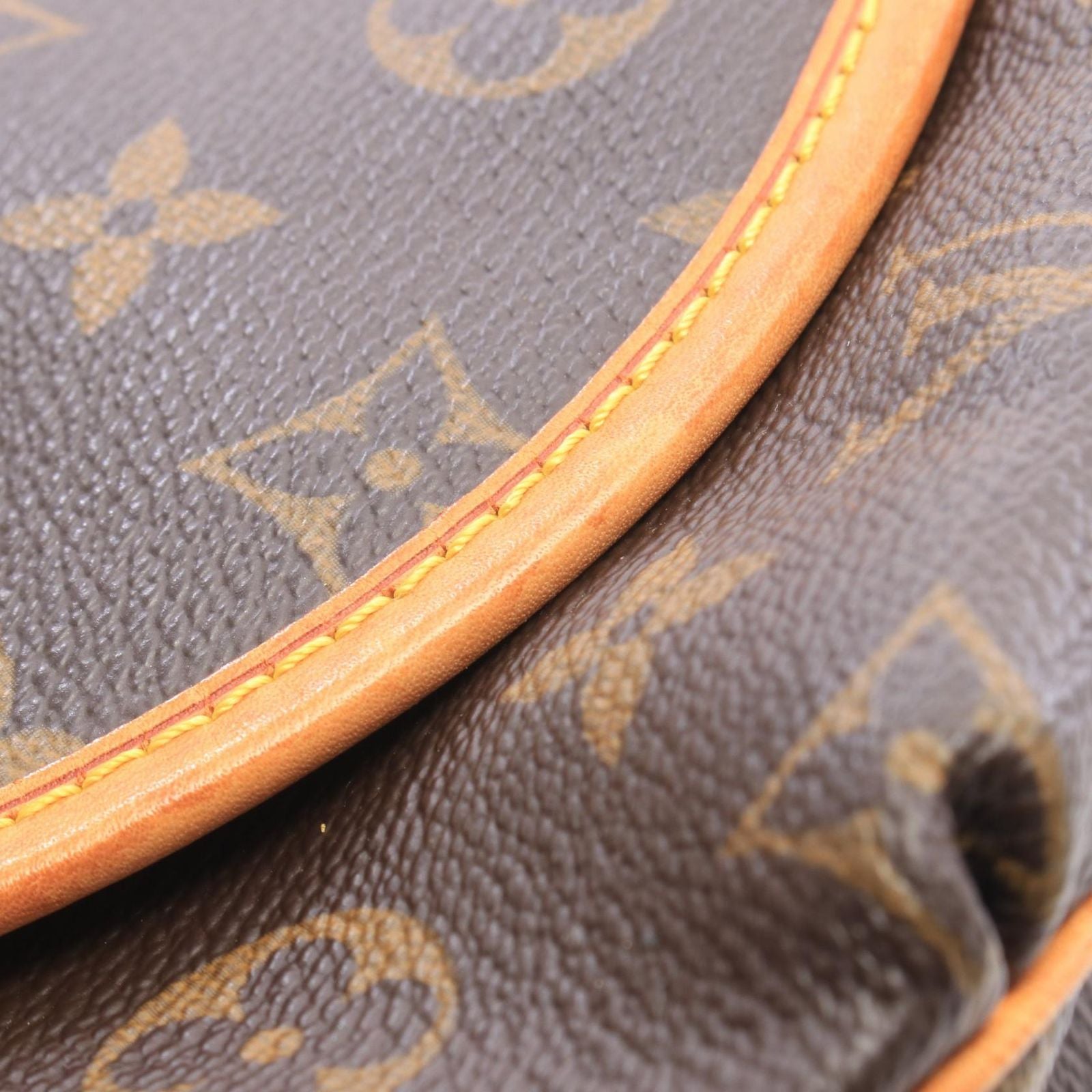 Louis Vuitton Shoulder Bag Thuraya PM Leather — view 6