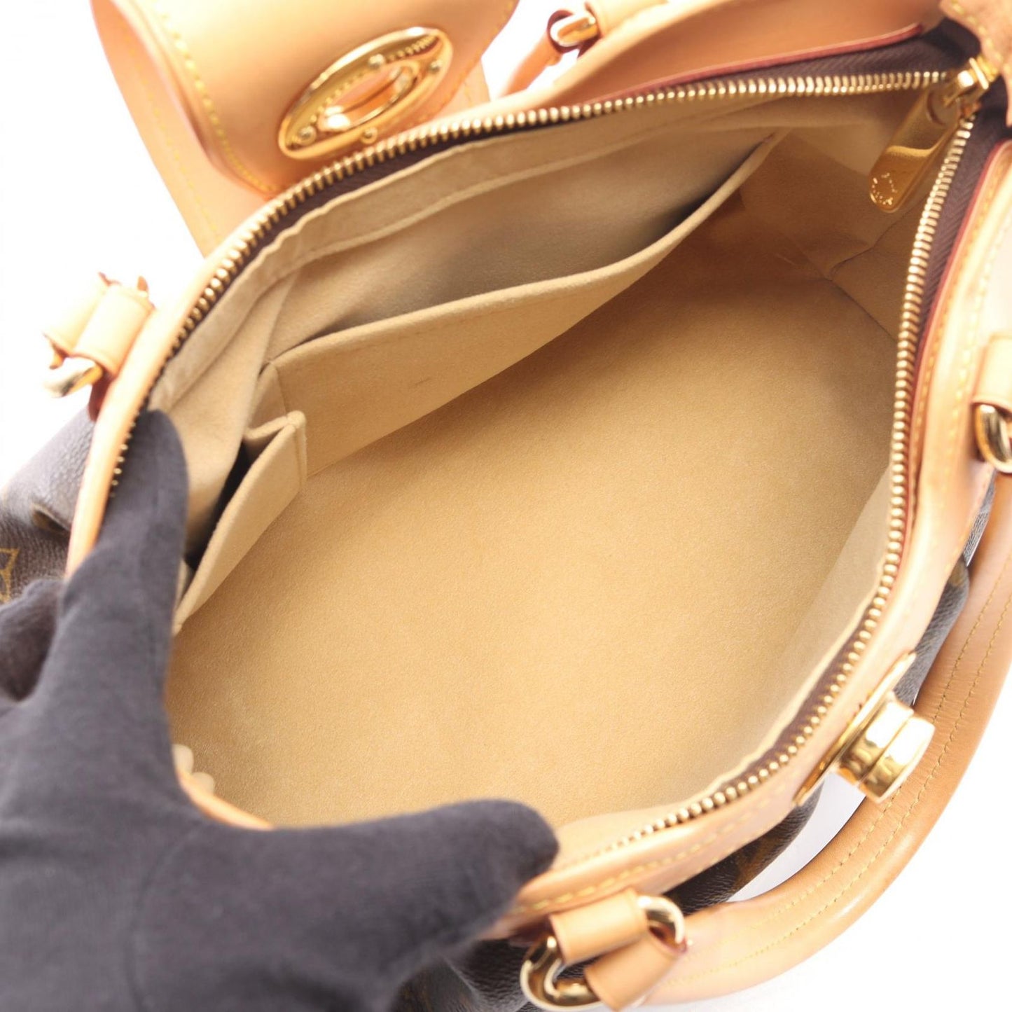 Louis Vuitton Handbag Boetie PM Leather — view 3
