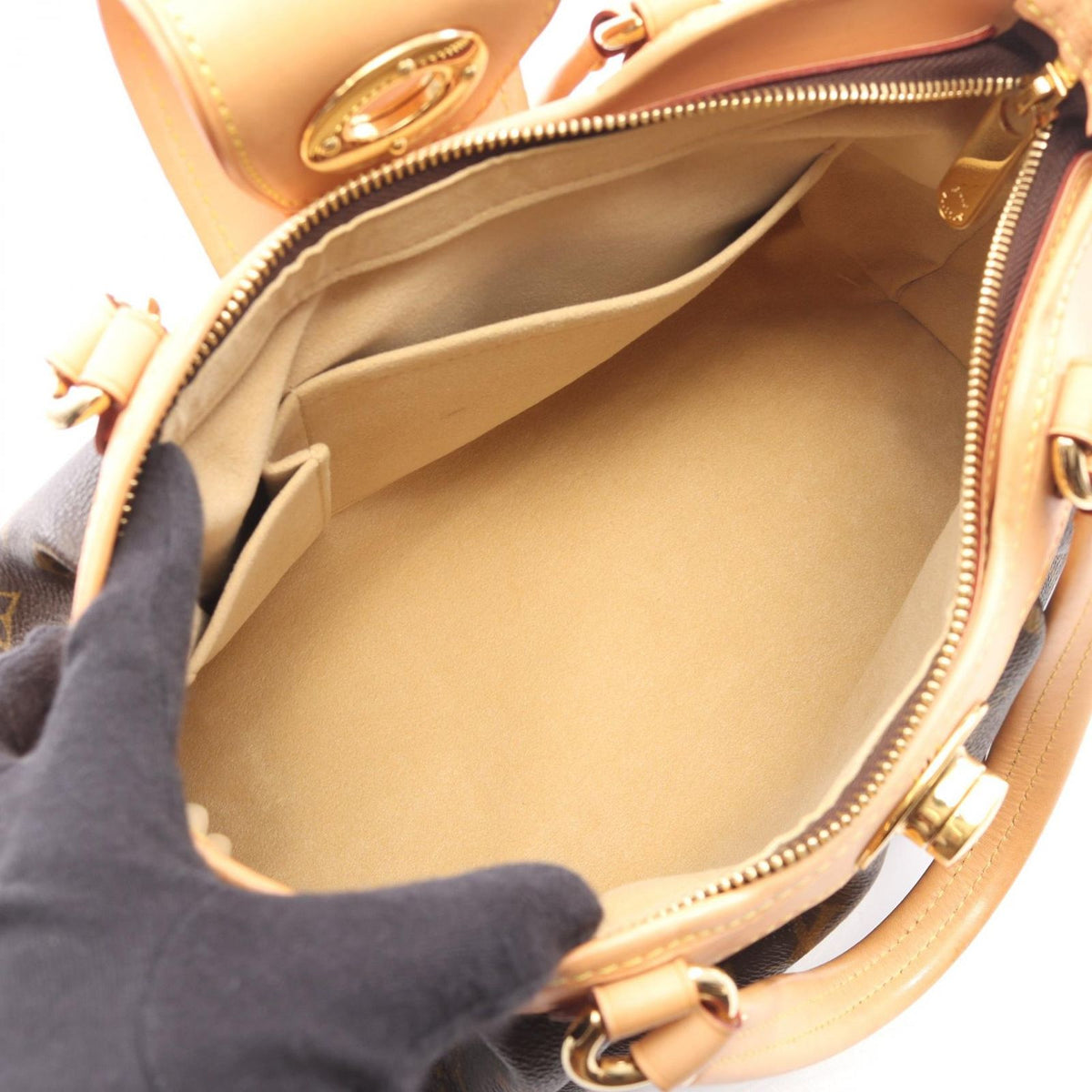 Louis Vuitton Handbag Boetie PM Leather — view 3